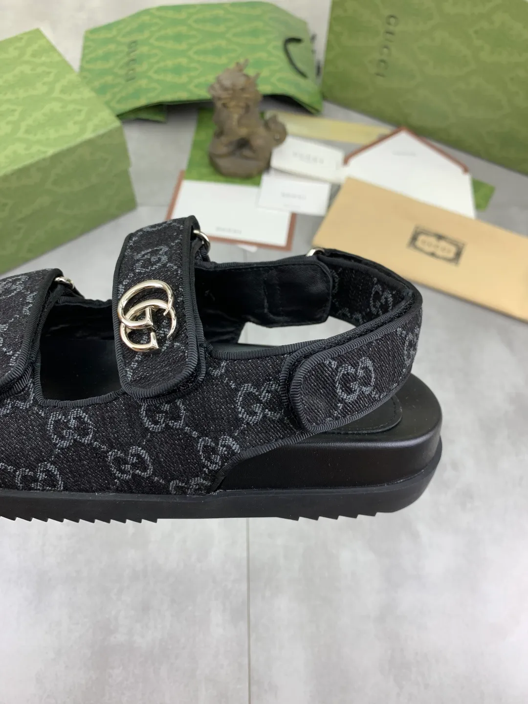 Men's Men's Shoes 💰P460💰【New Style】High Version 🎁🎁🎁 GUCCI New Year of the Snake casual slippers, original official website, perfect workmanship, transmitting a kind of noble luxury, sublimating its definition of luxury in Gucci's high-end extraordinary craftsmanship. Original Gucci double G combination outsole, code number: 35-45, complete package